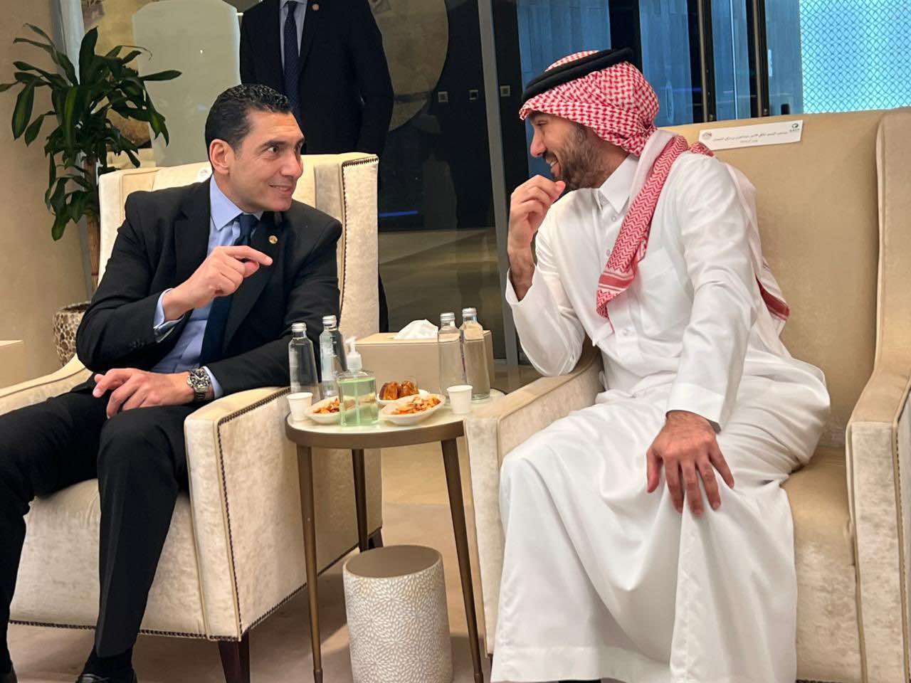 وزير الشباب والرياضة يبحث تعزيز التعاون مع نظيره السعودي