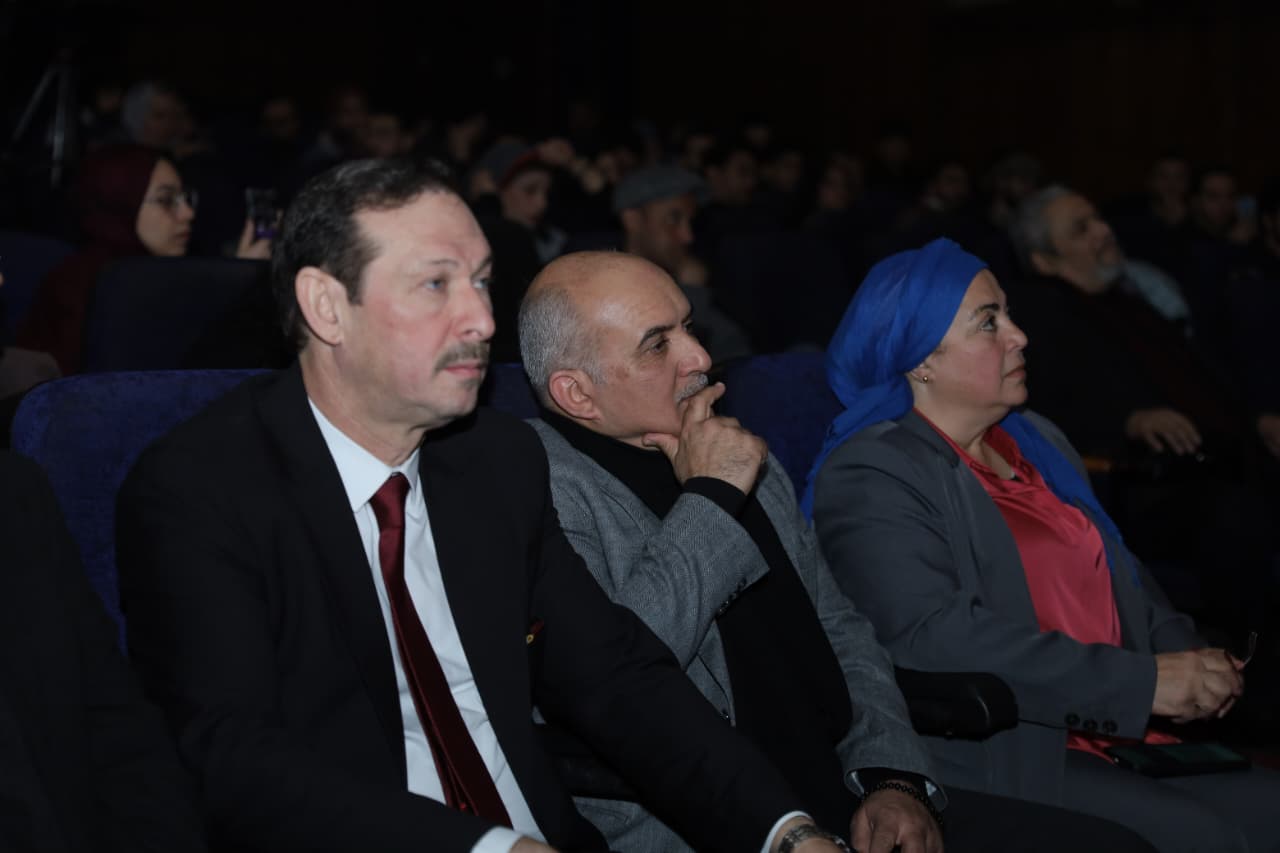 رئيس أكاديمية الفنون تشهد انطلاق الدورة الـ41 لمهرجان المسرح العالمي