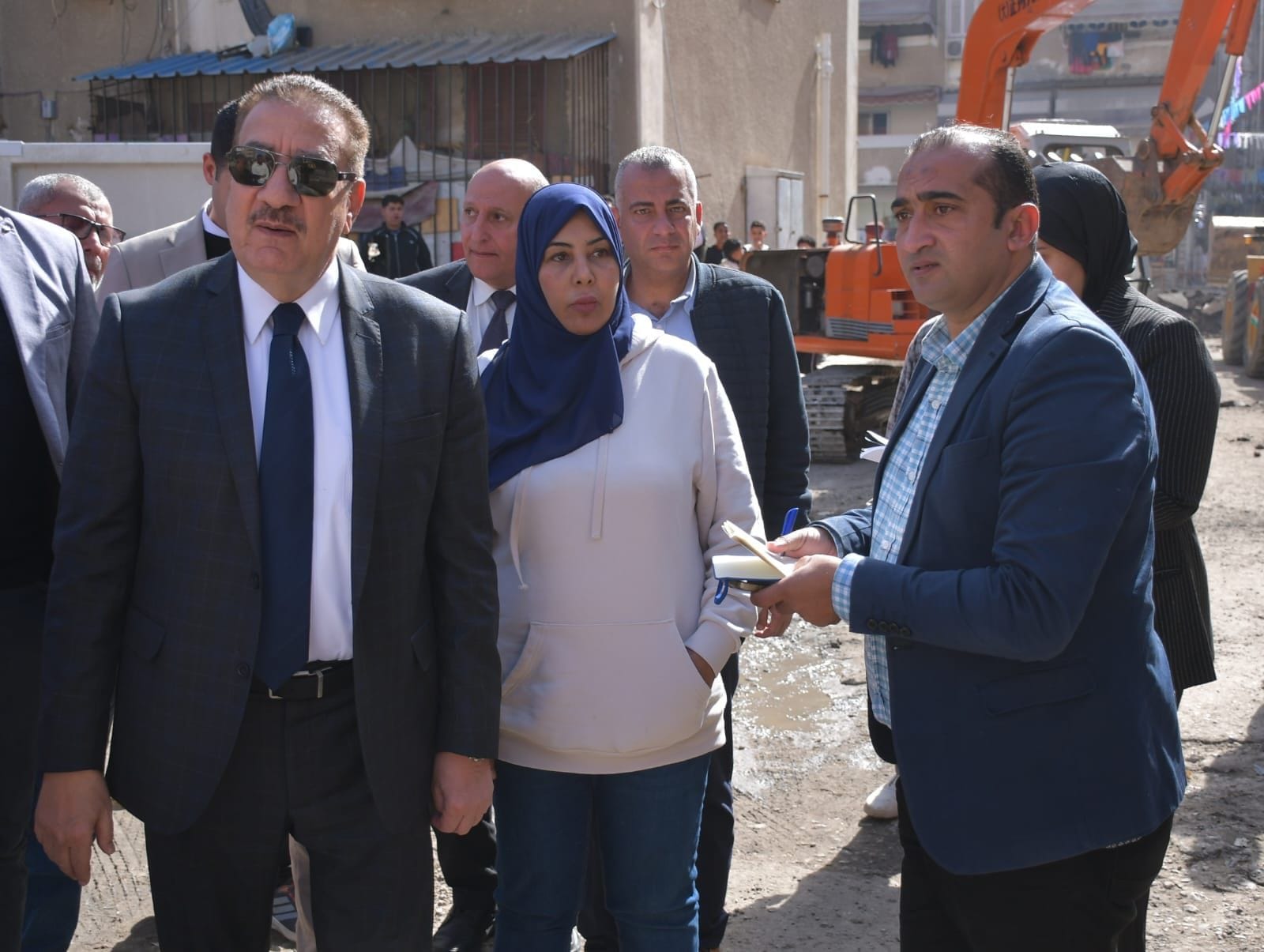 محافظ بورسعيد يوجه بتكثيف العمل في تطوير 239 عمارة سكنية بحي الزهور