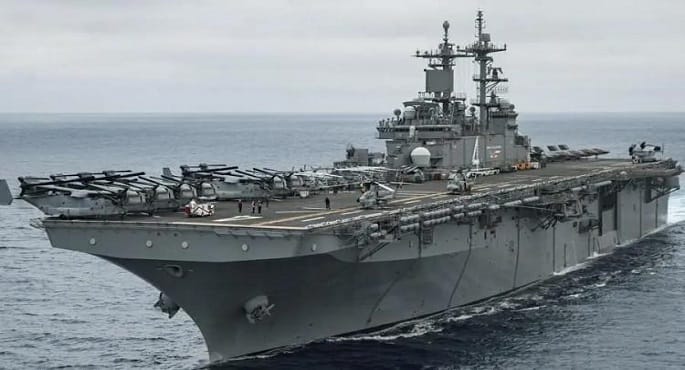 سفينة حربية أمريكية تصل إلى الشرق الأوسط تحمل 2500 جندي