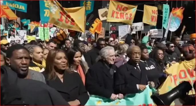 روبرت دي نيرو يوجه انتقادات حادة للرئيس ترامب خلال احتجاجات «لا للملوك»