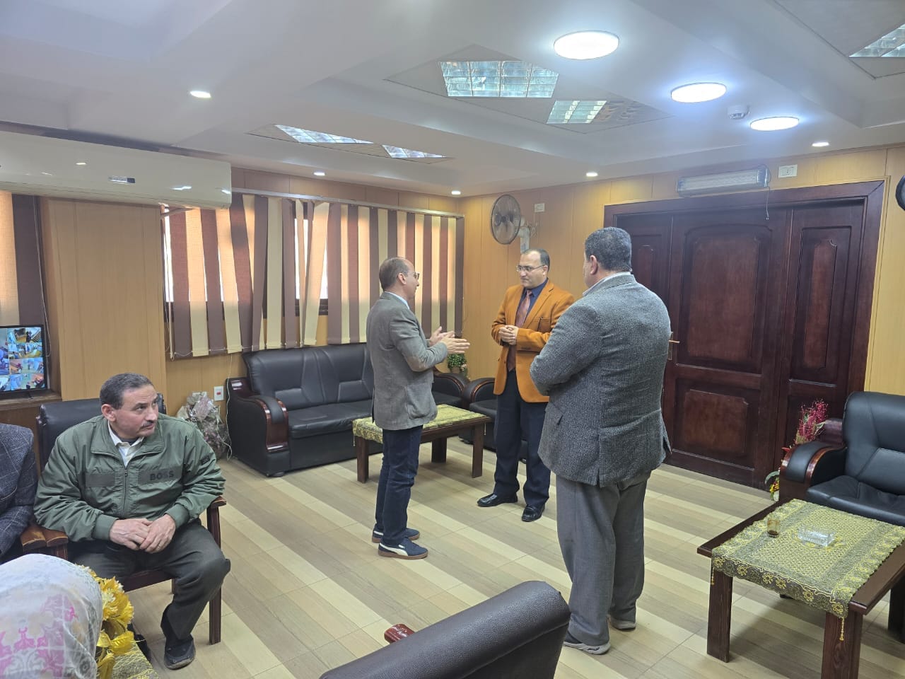 وكيل صحة الدقهلية يناقش شؤون العاملين ويشهد دورة حول قانون الخدمة المدنية