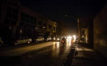 استعادة الكهرباء في معظم مناطق طهران وكرج بعد هجمات استهدفت منشآت الطاقة