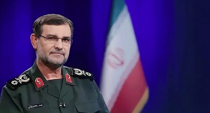 الحرس الثوري الإيراني يؤكد مقتل قائد القوة البحرية الأدميرال علي رضا تنكسيري