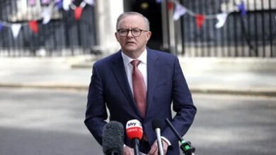 رئيس وزراء أستراليا يطالب ترامب بتوضيح أهداف الحرب على إيران