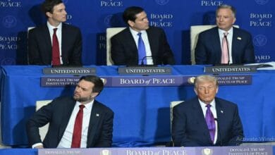 إطالة أمد الحرب الإيرانية تزيد من تعقيدات إدارة ترامب وتوزع الأدوار