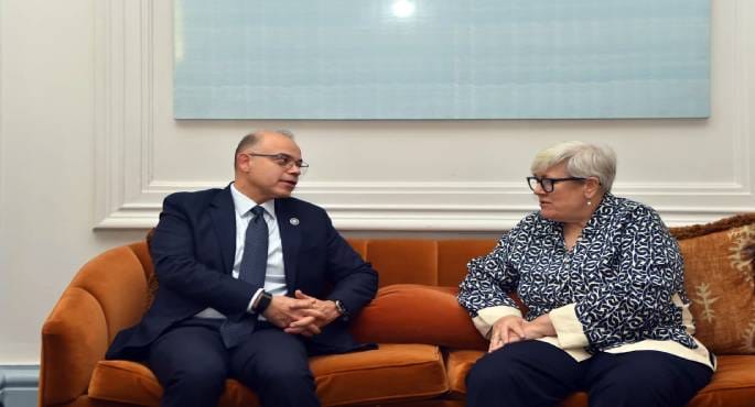 مصر وبريطانيا تبحثان سبل تعزيز التعاون في الاستثمارات الخضراء وتمويل الهيدروجين النظيف