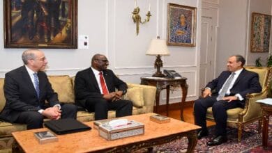 وزير الخارجية يبحث مع رئيس جامعة كارلتون الكندية تعزيز التعاون الأكاديمي والعلمي