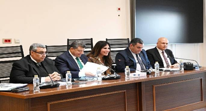 وزيرة الإسكان تشارك في اجتماع لمناقشة الحساب الختامي لموازنتي الوزارة والهيئة