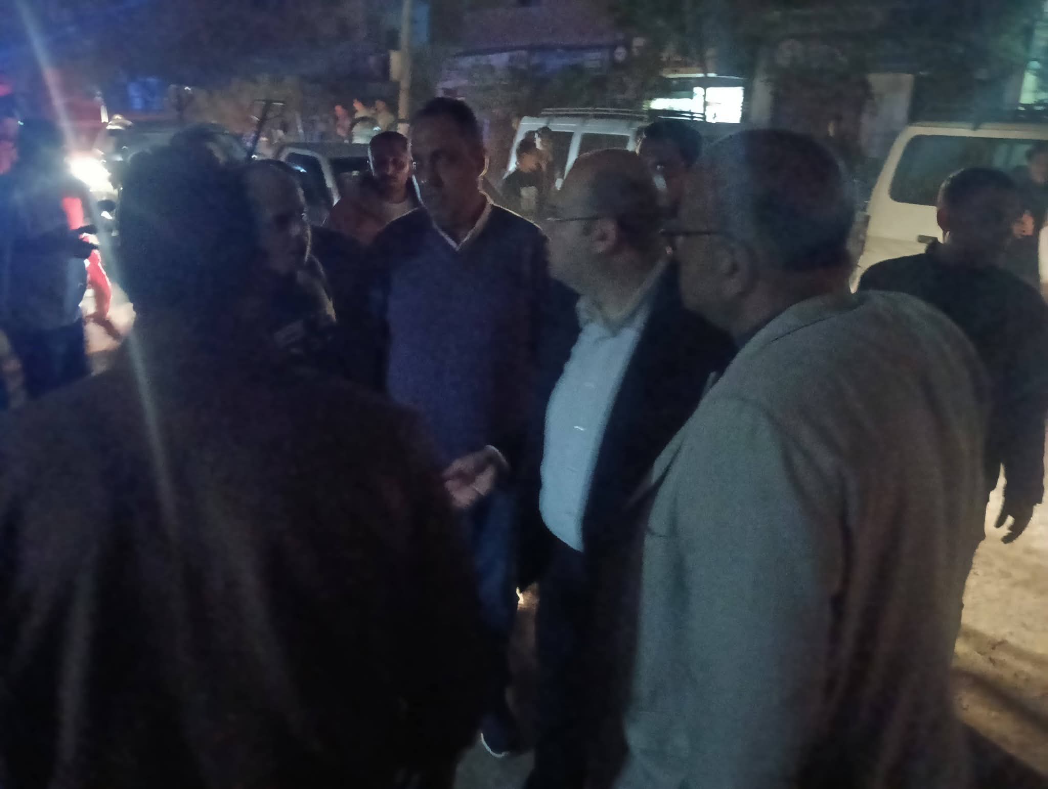 نائب محافظ الجيزة يتابع تطبيق قرارات غلق المحال وترشيد استهلاك الكهرباء بكرداسة