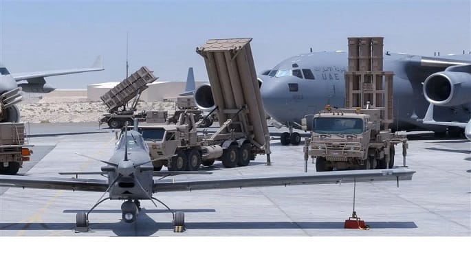 الدفاعات الإماراتية تعترض وتدمر صواريخ وطائرات مسيرة قادمة من إيران