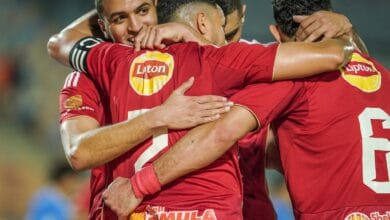 لاعبو الأهلي يحتفلون بتسجيل هدف