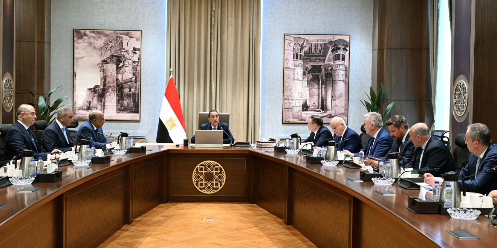 رئيس مجلس الوزراء الدكتور مصطفى مدبولي خلال لقائه مع المدير العام لروساتوم