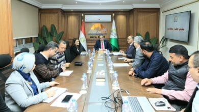 اجتماع محافظ الجيزة مع مسؤولي حي الطالبية