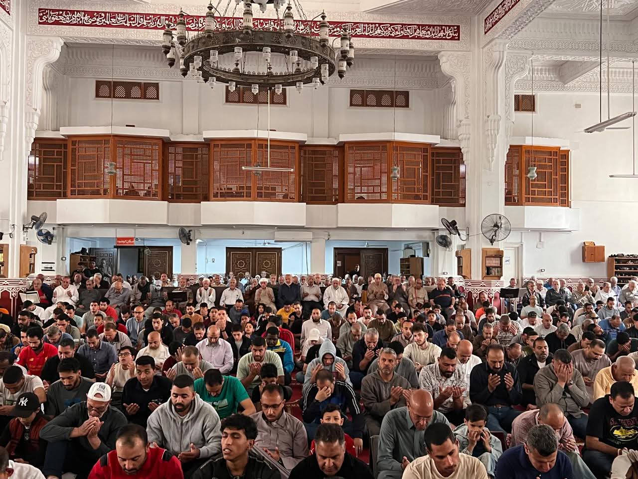 صورة تعبر عن قوافل دعوية أو مساجد