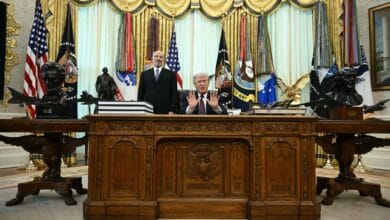 ترامب: الولايات المتحدة ستغادر منطقة قريبة من إيران خلال أسابيع