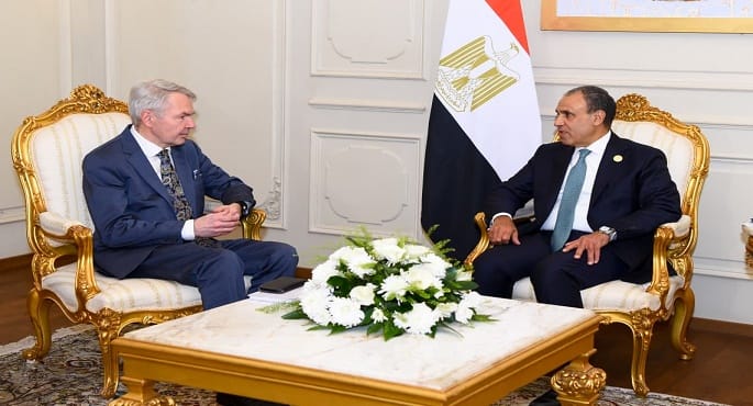 وزير الخارجية يبحث مع مبعوث الأمم المتحدة تطورات الأزمة السودانية