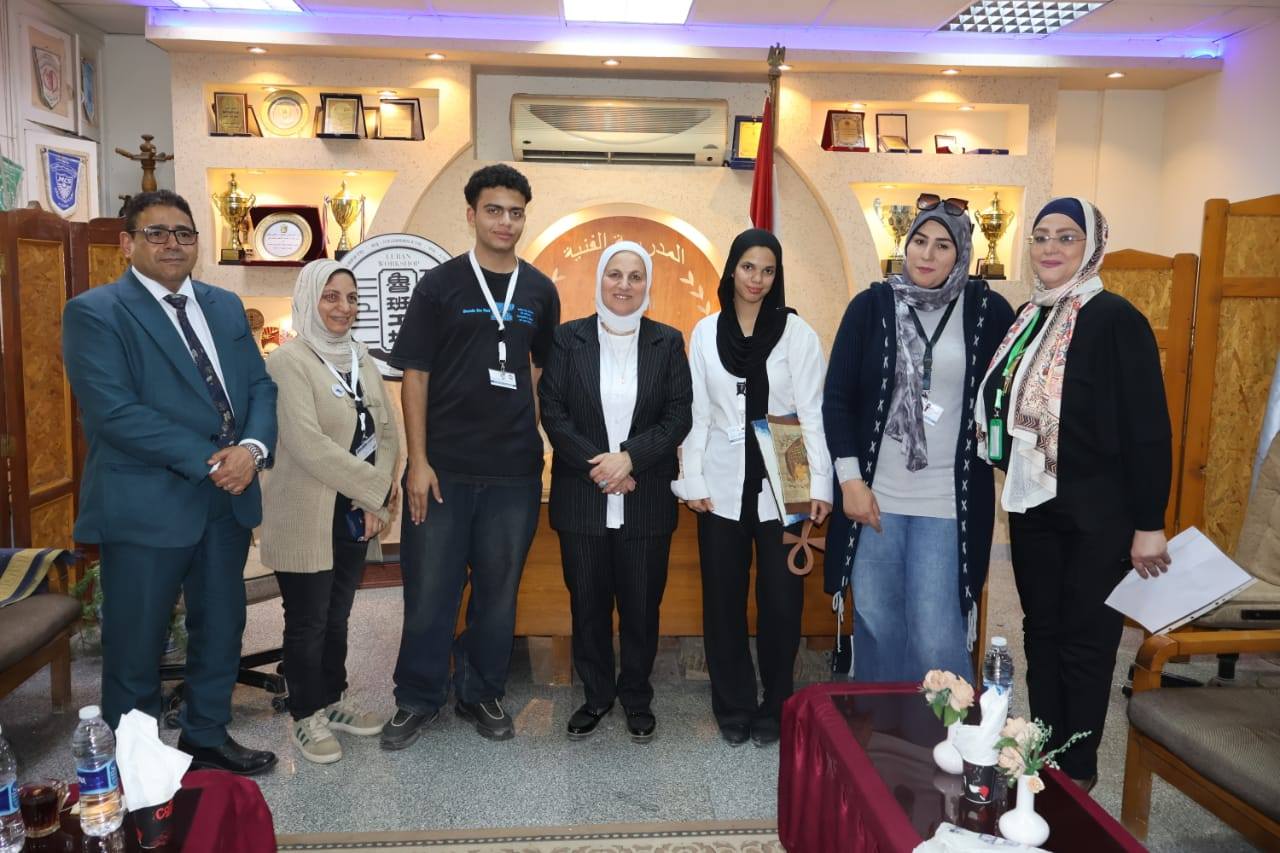 مديرة التعليم بالقاهرة تفتتح المعرض السنوي لمدارس التعليم الفني