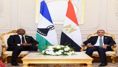 وزير الخارجية يبحث مع نظيره الليسوتي تعزيز التعاون الثنائي