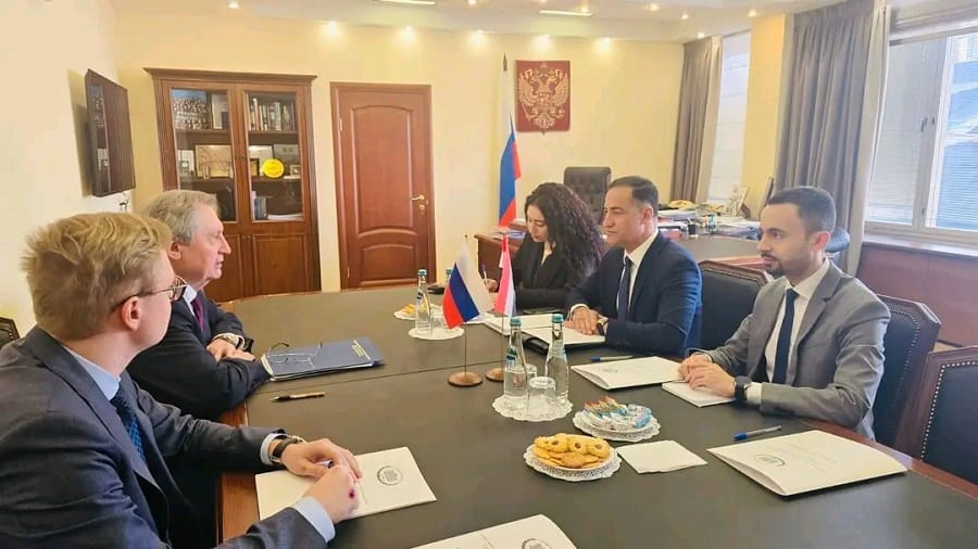 السفير المصري بروسيا يبحث مع رئيس لجنة الطاقة بمجلس الدوما استقرار أسواق الطاقة