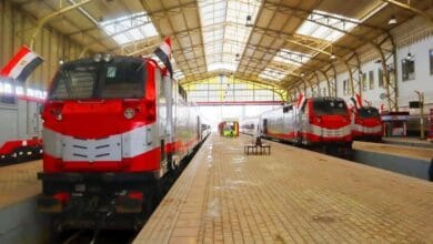 سكك حديد مصر تحذر من عبور المزلقانات عشوائيًا وتؤكد: حياتكم أغلى