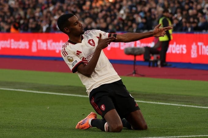 إيزاك يعود لتدريبات ليفربول بعد غياب 3 أشهر