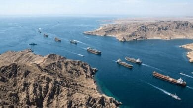 إيران تعزز تحصيناتها في مضيق هرمز