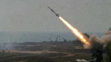 البحرين تعترض وتدمر صاروخين وطائرات مسيرة خلال 24 ساعة