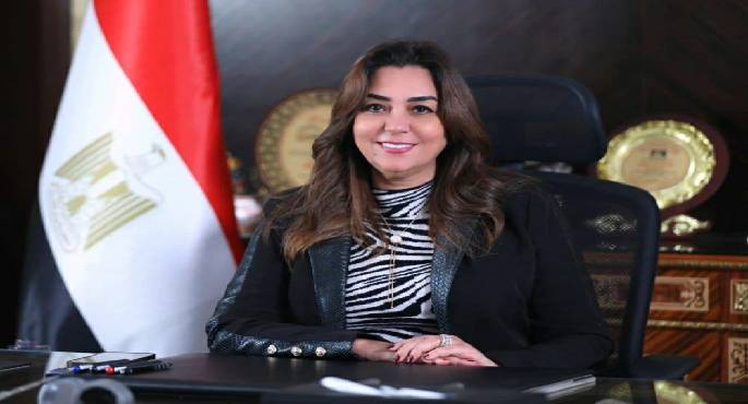 وزيرة البيئة تتابع تأثيرات العوامل البيئية على جودة الهواء