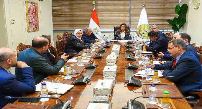 وزيرة التنمية المحلية تناقش الملفات الخدمية مع أعضاء مجلسي النواب والشيوخ