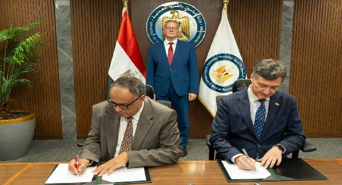 وزير البترول يشهد توقيع مذكرة نوايا مع "إيني" لتجديد الالتزام بمنطقة شمال بورسعيد