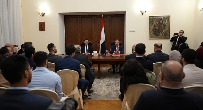 وزير الخارجية يؤكد تقديم أقصى درجات الرعاية للمصريين بالخارج وتطوير الخدمات القنصلية