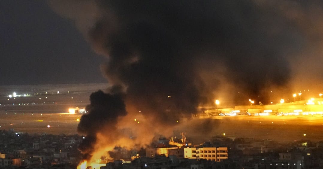 حريق في البصرة إثر هجوم بمسيرة على منشآت نفط أجنبية