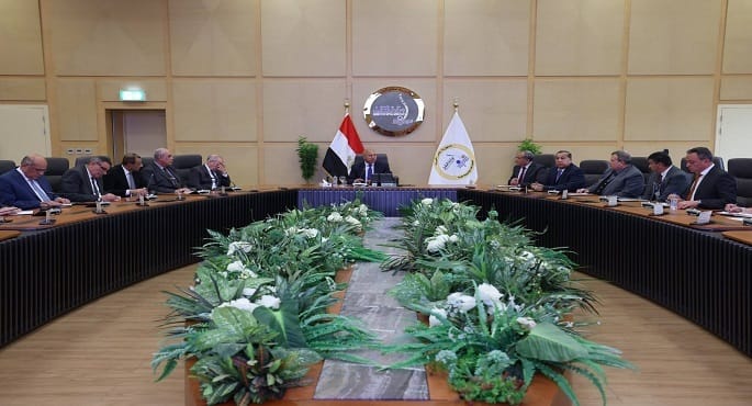 وزير النقل يستعرض آلية تخفيض النفقات وتعظيم الإيرادات