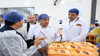 رئيس مجلس الوزراء يتفقد شركة "الطحان" المتخصصة في تصنيع التمور بالمنطقة الاستثمارية ببنها