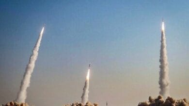 إعلام إسرائيلي: صاروخ أطلق من إيران باتجاه منطقة مفتوحة جنوب الكيان الصهيوني