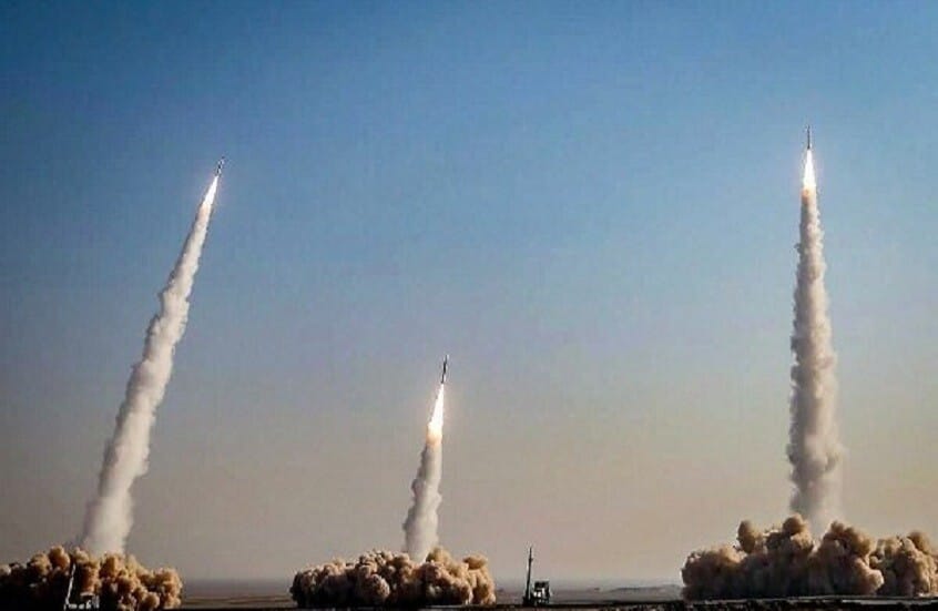 إعلام إسرائيلي: صاروخ أطلق من إيران باتجاه منطقة مفتوحة جنوب الكيان الصهيوني