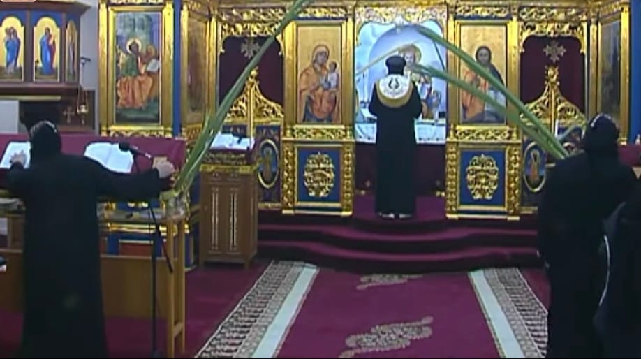 الأنبا أنطونيوس يصلي صلاة عشية أحد السعف بالقدس المحتلة