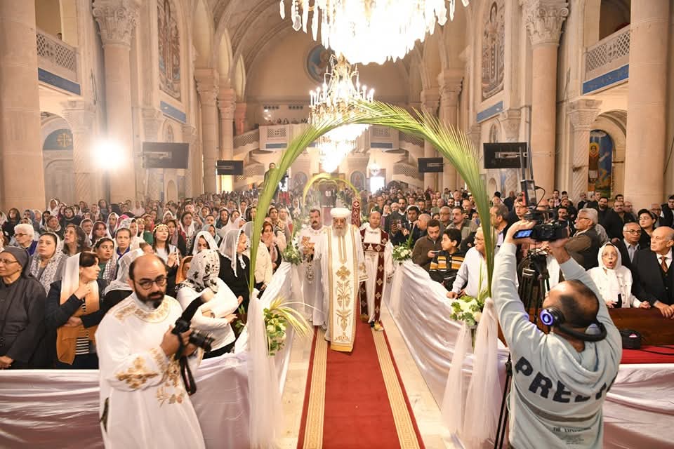 المسيحيون يحتفلون بأحد السعف وبدء أسبوع الآلام