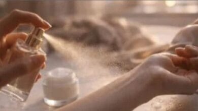 7 نصائح لتعزيز ثبات العطر على الجسم طوال اليوم