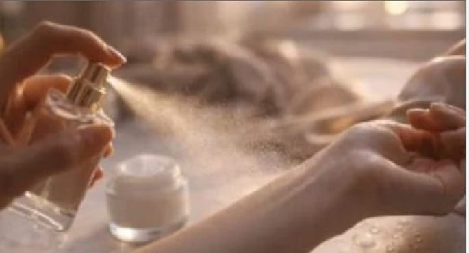 7 نصائح لتعزيز ثبات العطر على الجسم طوال اليوم