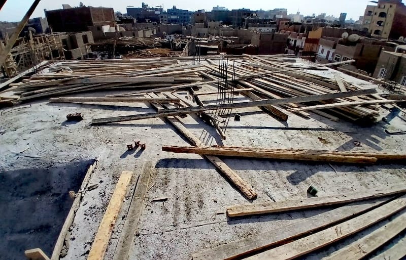 إيقاف أعمال بناء مخالف في حملات موسعة بأحياء الإسكندرية