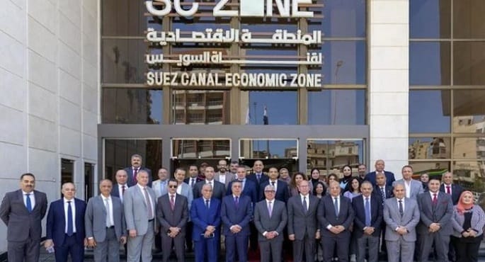 رئيس اقتصادية قناة السويس يتابع مستجدات المشروعات بالمنطقة الشمالية