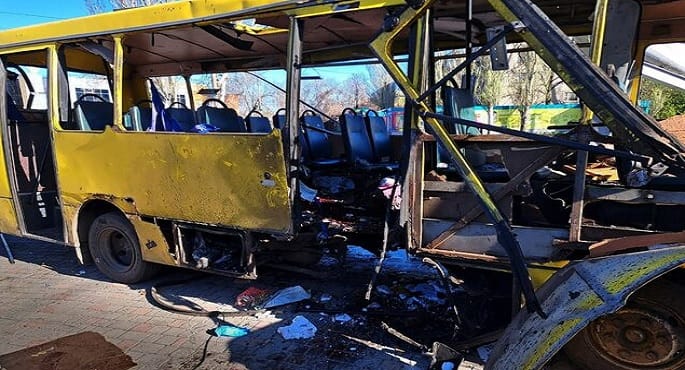 هجمات روسية تقتل 7 أشخاص وتستهدف حافلة نقل عام في أوكرانيا