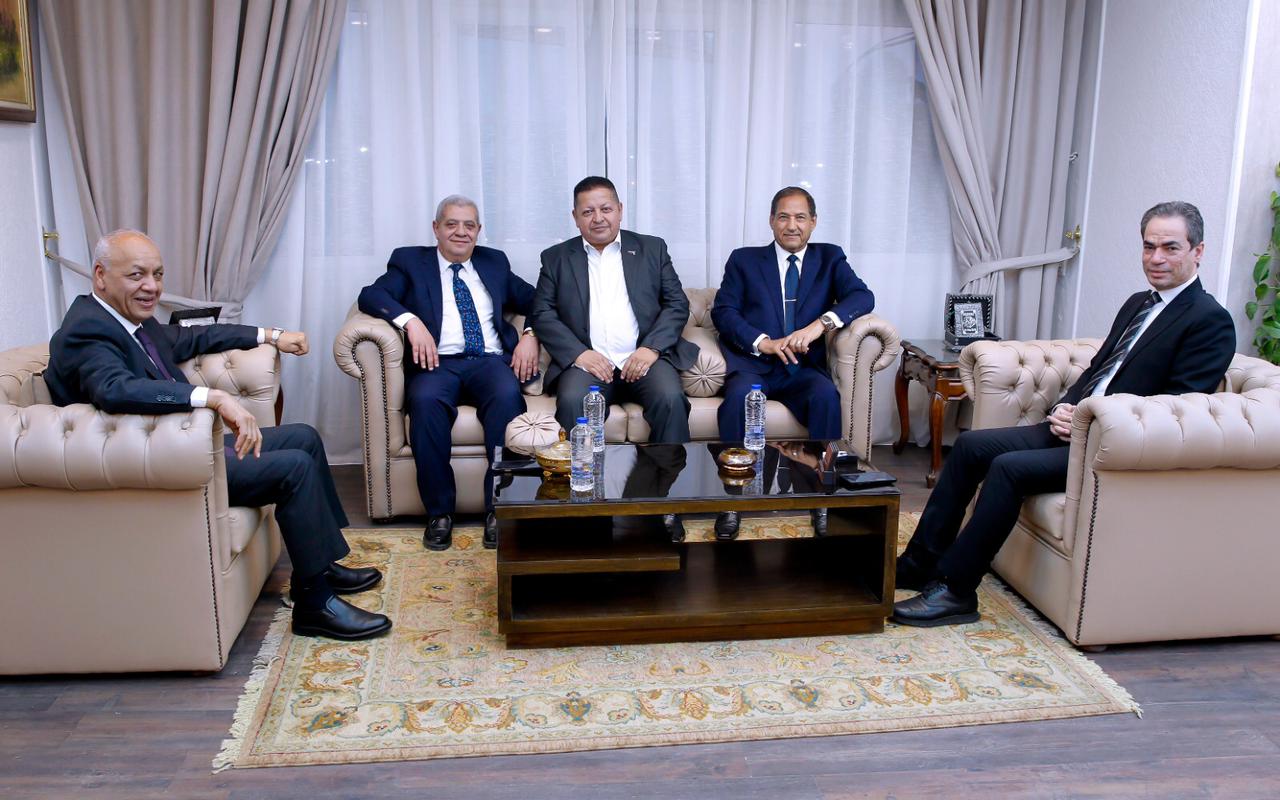 وفود إعلامية وشخصيات عامة تتوافد على ماسبيرو للمشاركة في حفل تأبين الإعلامي فهمي عمر