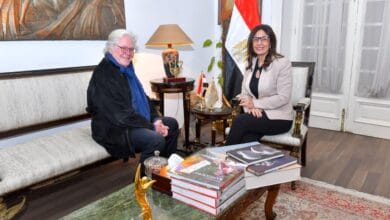 حسين فهمي يستمر في رئاسة مهرجان القاهرة السينمائي الدولي ويضع خطة لتطوير الدورة الـ47