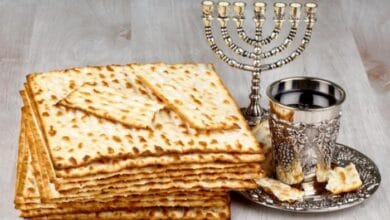 عيد الفصح اليهودي: دلالاته التاريخية والطقوس الخاصة به