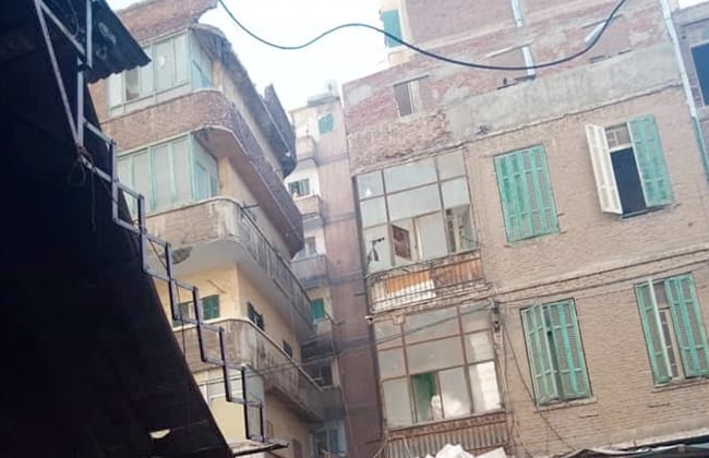 سقوط أجزاء عقار صادر له قرار هدم بالإسكندرية دون إصابات