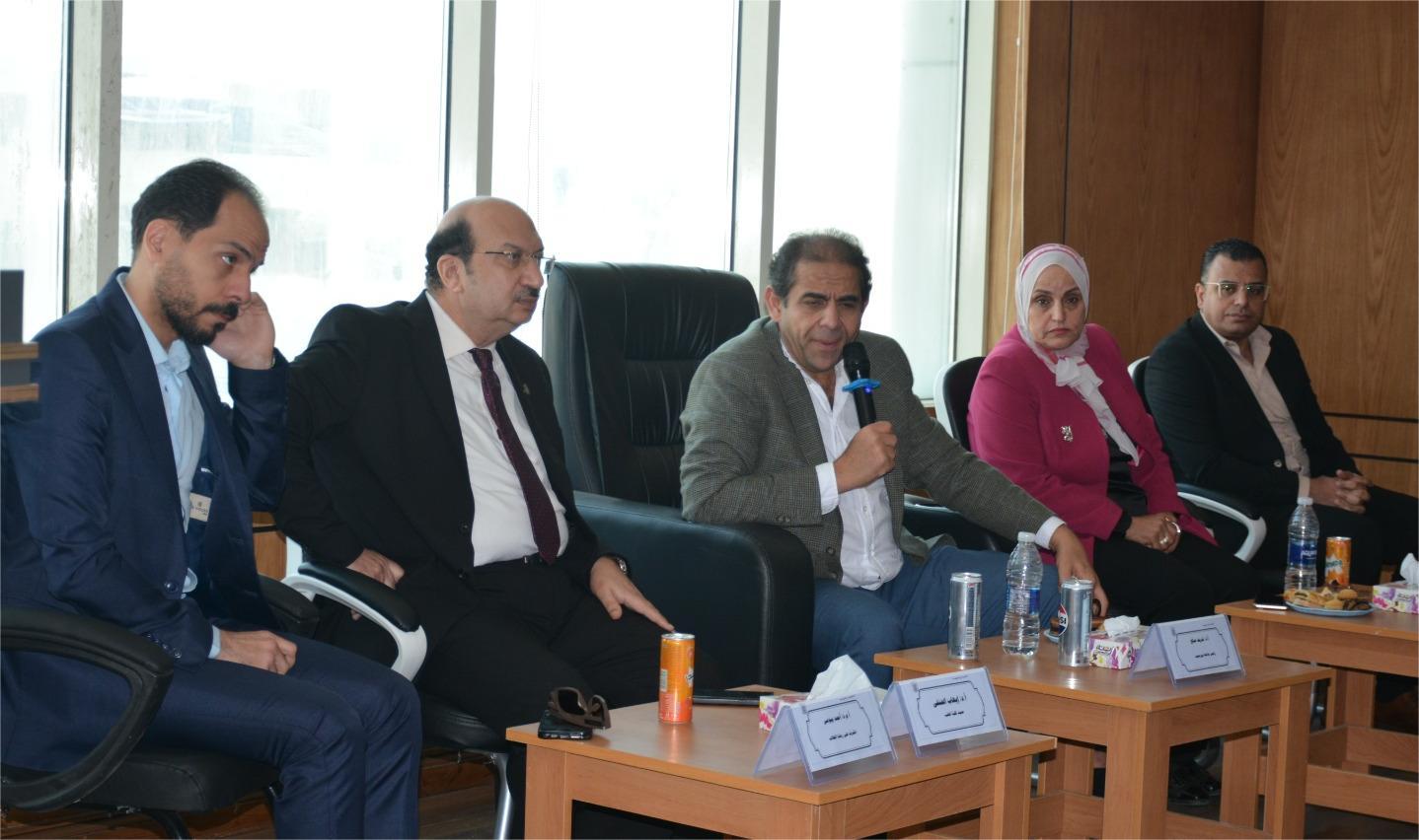 رئيس جامعة بورسعيد يوجه كليات القطاع الصحي بترشيد الطاقة