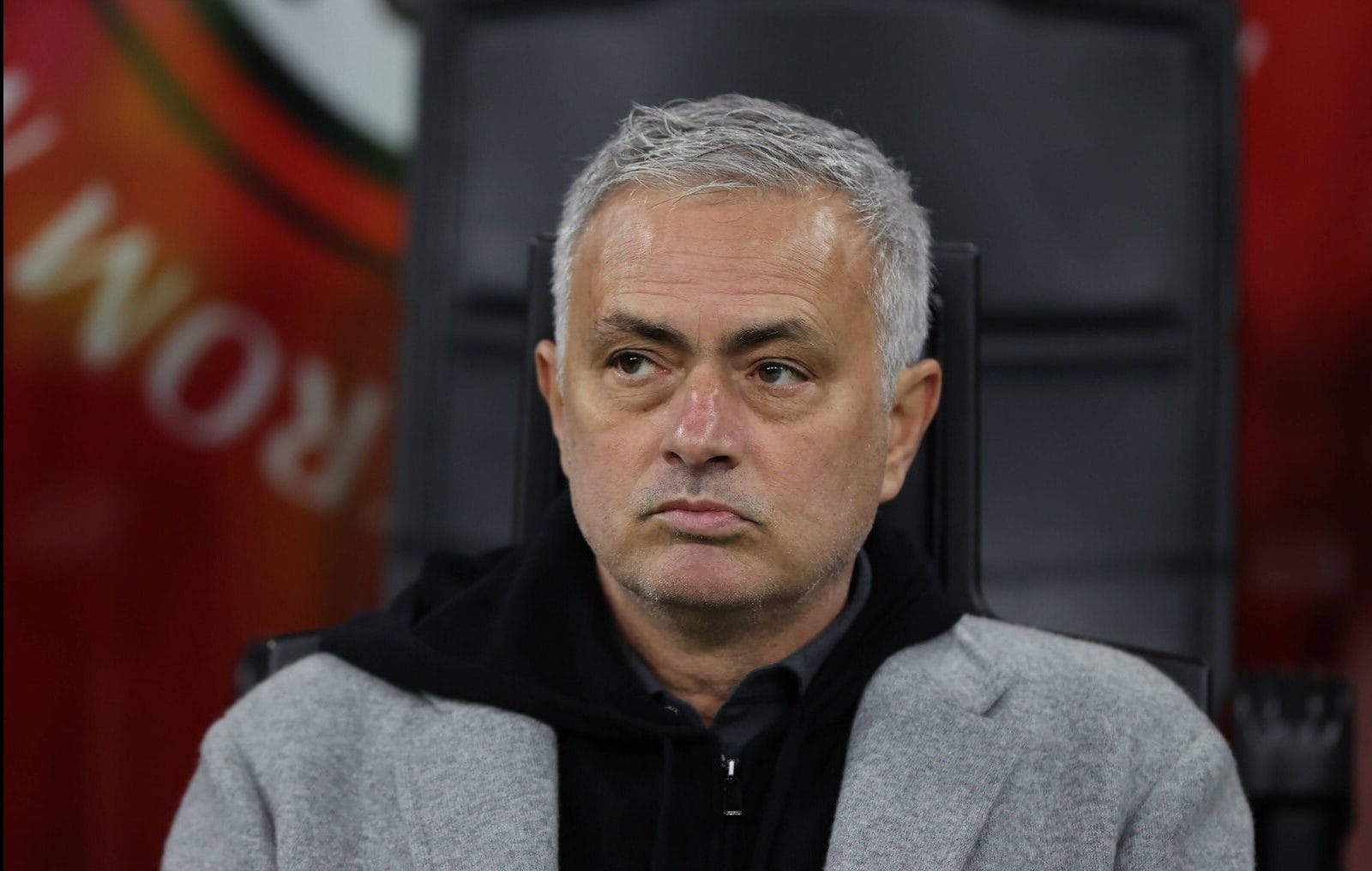 بنفيكا يؤكد استمرار جوزيه مورينيو مدرباً للفريق